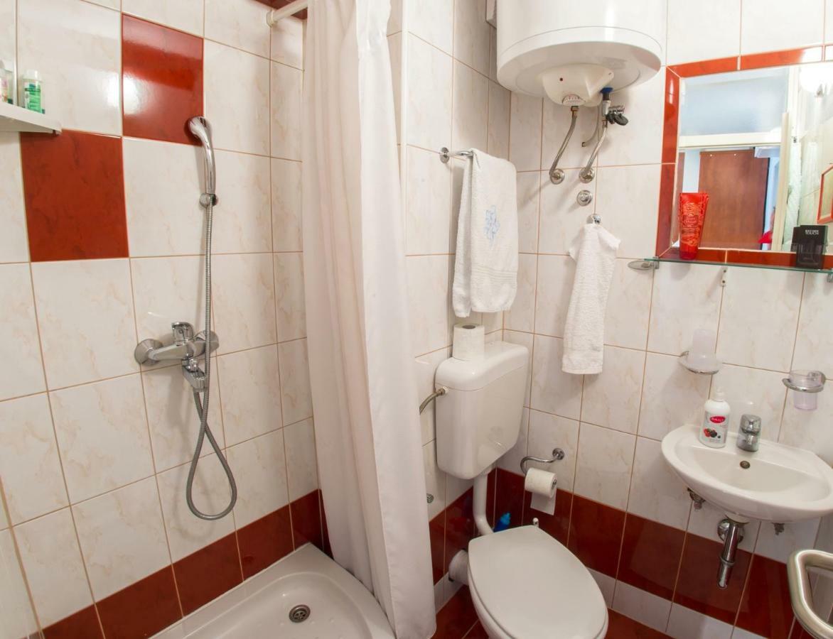 Yellow Lily Mostar Apartman Exterior foto